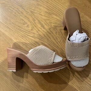 Chic Tan Mesh Platform Mules NIB